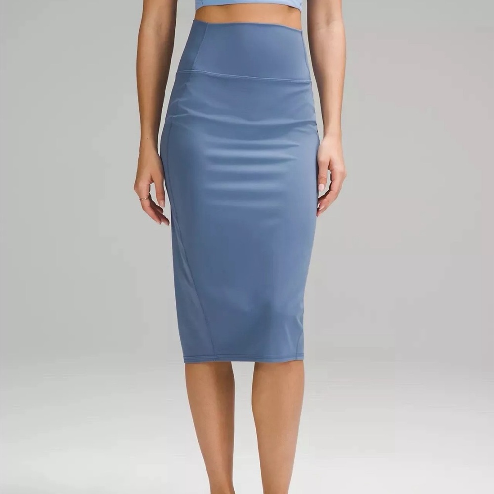 Lululemon Nulu Slim-Fit High-Rise Skirt